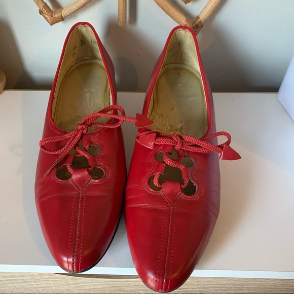Vintage Red Johansen pumps with laces 9 (36) - Picture 2 of 12